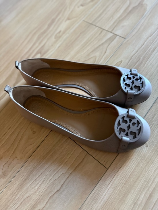 Tory Burch Shoes - Tory Burch Light Gray Logo Ballet Flats